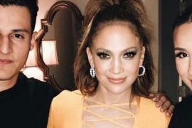 Istaknula bujni dekolte: Seksi J.Lo niko nije gledao u oči (FOTO)