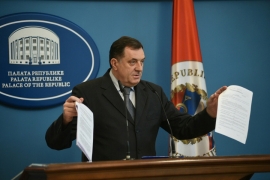 Dodik predočio ugovore o kreditu Pavlović banke za kupovinu vile u ...