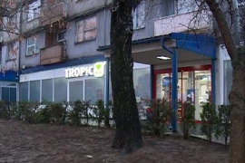 Bosanski Petrovac: "Skijaši" i dalje uzmiču policiji
