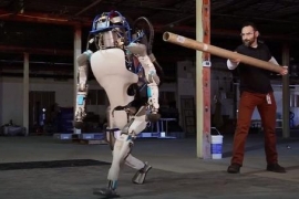 "Gugl" napravio nezaustavljivog robota (FOTO, VIDEO)