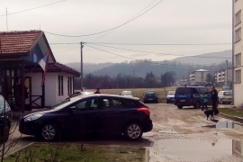 U toku potraga za napadačima na policiju