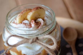 Kremasta poslastica: Kolač u tegli sa bananom