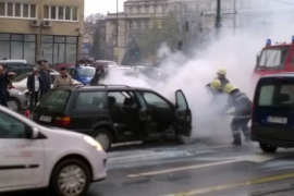 Sarajevo: Zapalio se automobil na raskrsnici na Skenderiji (VIDEO)