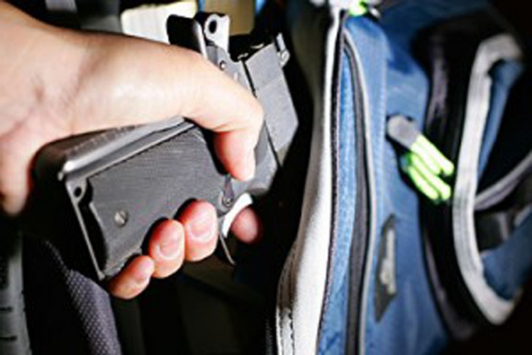 Manijak u Osijeku prolaznicima repetira pištolj u glavu