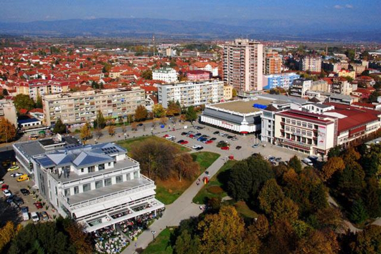 Majka izbacila djecu iz kuće sa modricama i ujedima na rukama