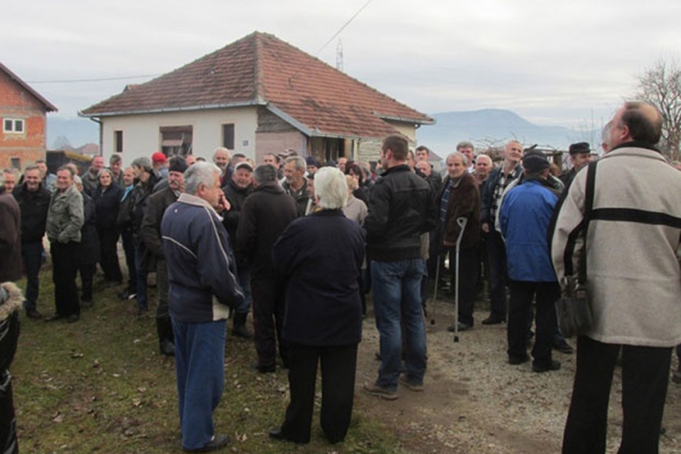 Kuću odbranilo 200 komšija, Srba i Bošnjaka