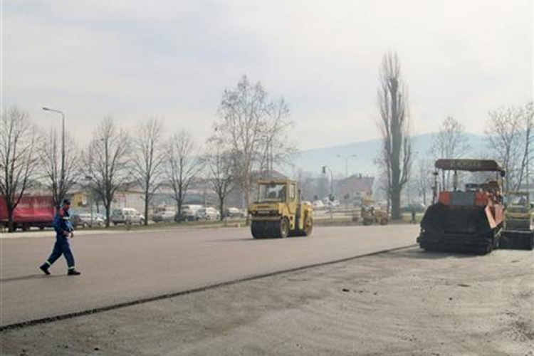 Počelo asfaltiranje stanice na Malti