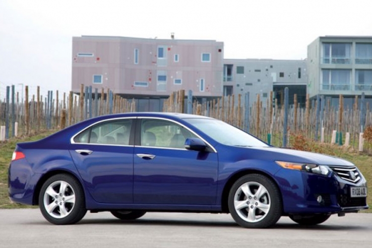 Honda "Accord", sportska limuzina u odlasku