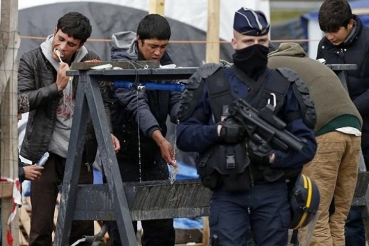 Razbijeno 25 mreža koje su krijumčarile migrante preko Lamanša