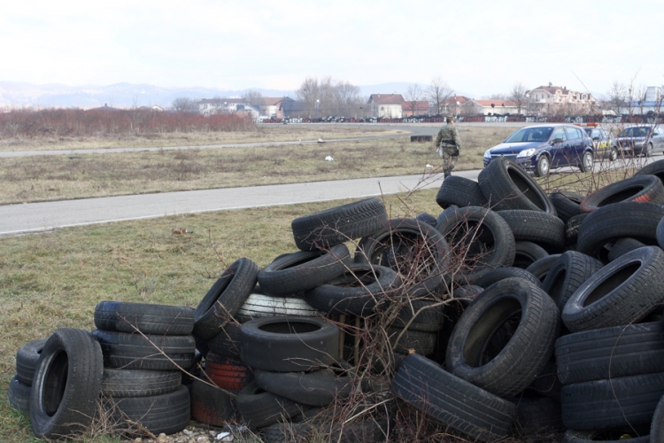Predstavnici auto-moto sporta ne daju da put zbriše stazu za trke u Zalužanima