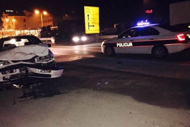U saobraćajnoj nesreći na M-17 povrijeđena jedna osoba