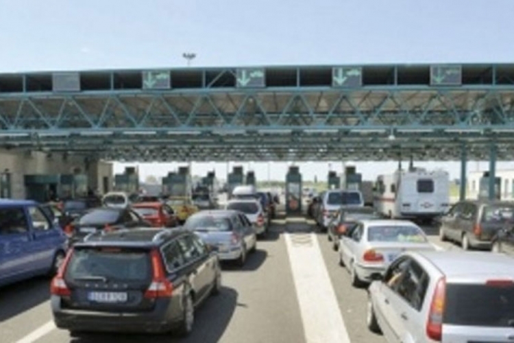 Teretna vozila na prelazu Gradina čekaju do 60 minuta