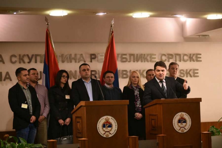 Stevandić: Tajno usvajanje agende govori o lošim namjerama