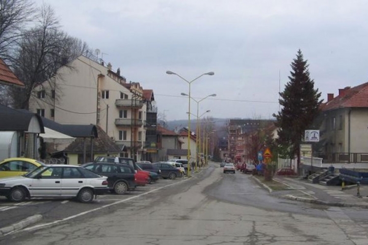 Lopare: Ukradene cigarete i novac, šteta oko 4.000 KM