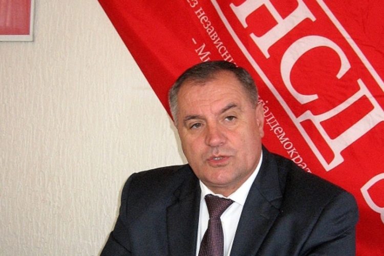 Višković: Potpuno dezavuisanje institucija Srpske