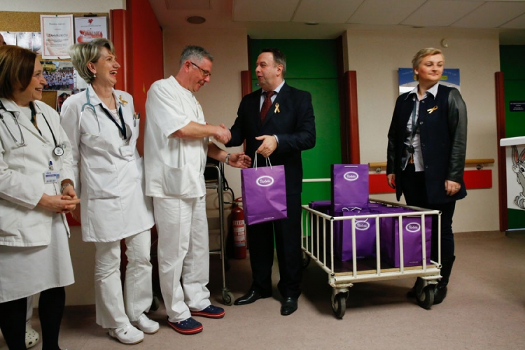 Gazde otpuštaju majke, jer su uz svoju bolesnu djecu