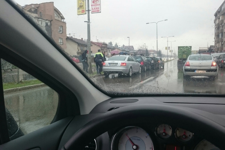 Četiri vozila u lančanom sudaru na banjalučkom zapadnom tranzitu