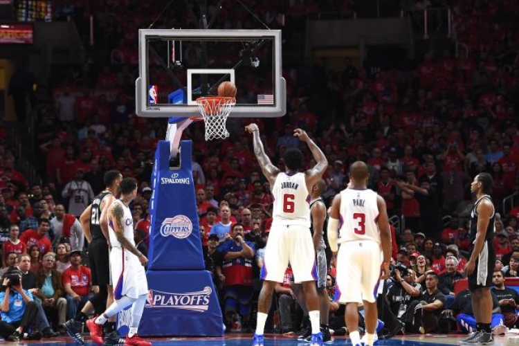 NBA: Naskakanje na leđa je nesportsko (VIDEO)