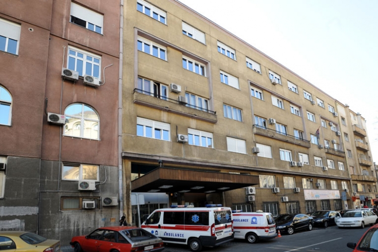 Pretučen ginekolog u GAK Narodni front