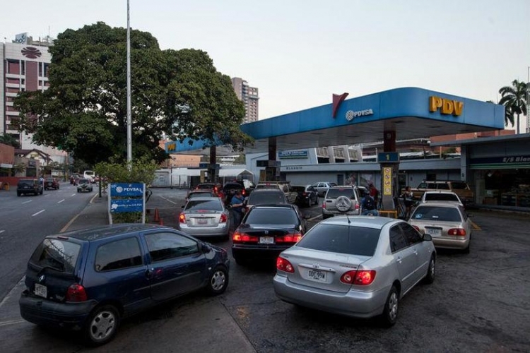 Gorivo u Venecueli poskupilo za 9.500 odsto