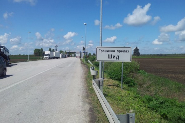 Šid: Postignut dogovor, migranti idu u prihvatni centar