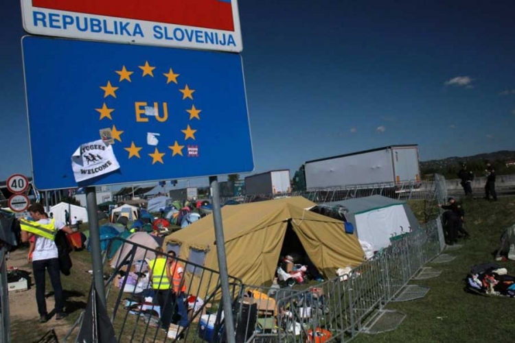 Parlament Slovenije odlučio: Vojska ide na granicu