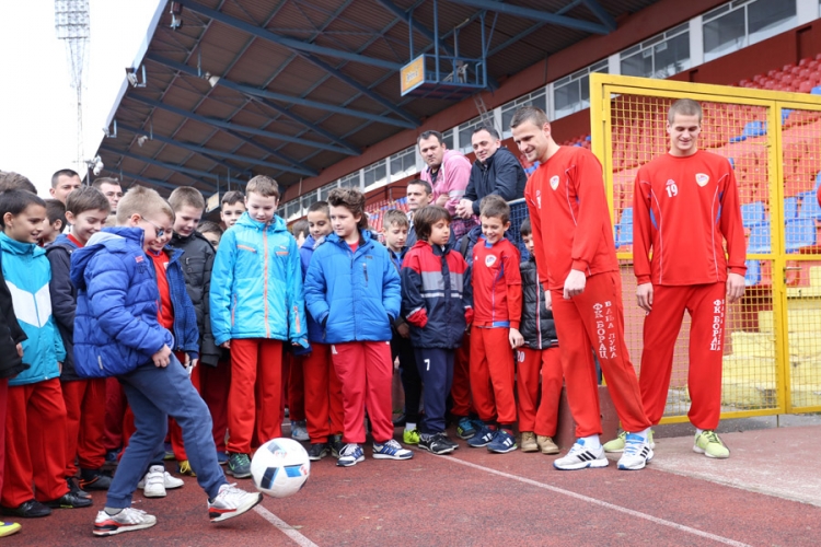 Banjalučki mališani u posjeti FK Borac (FOTO)