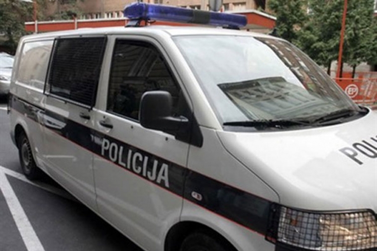 Tuzlanski kanton: MUP uhapšena četiri lica zbog oružja i narkotika