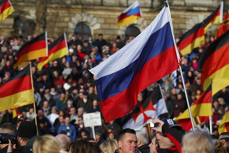 Njemci bi voljeli Putina na mjestu Merkelove