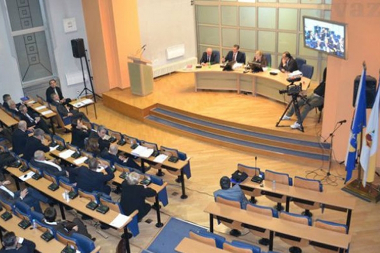 Kanton Sarajevo: Usvojena odluka o smanjenju plata direktorima Javnih ustanova 


