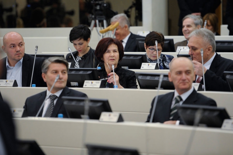 Rekonstrukcija državne vlasti (ne)moguća?