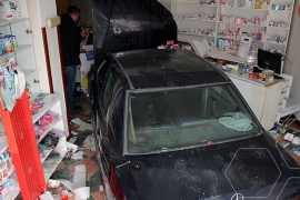 Mostar: Automobilom u apoteku