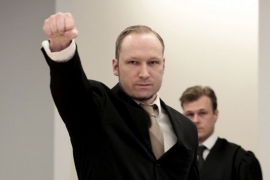 Brejvik pokazao nacistički pozdrav u sudnici



