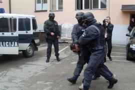 Tuzla: Oružje i droga pronađeni u pretresu