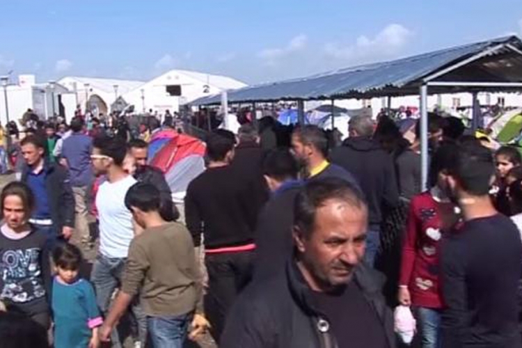 Mirovni pregovori odgođeni, talas izbjeglica ne staje