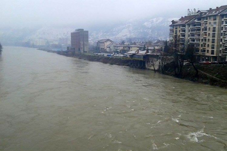 Foča: Bistrica se izlila, Drina blizu kritične tačke, stanovništvo u pripravnosti