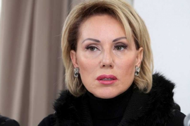 Lepa Brena strahuje za život: Na lijekovima je svaki dan