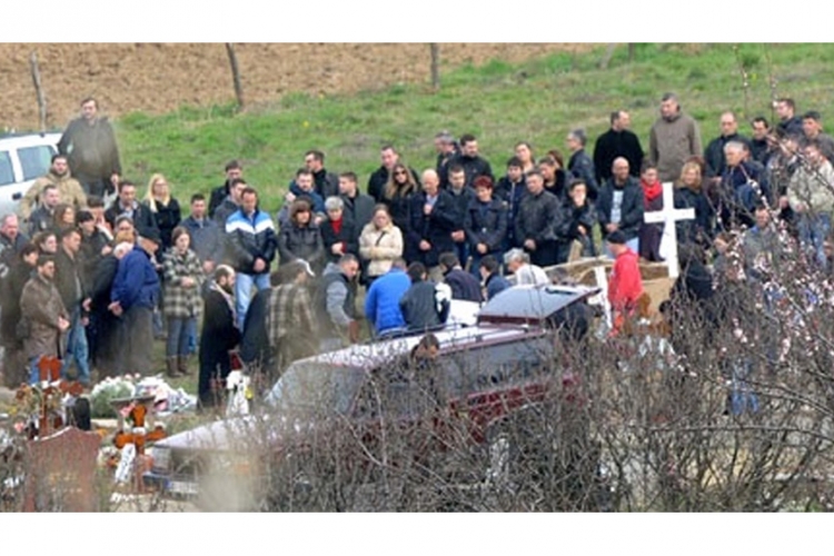 Sokobanja: Majka i kćerka sahranjene jedna kraj druge