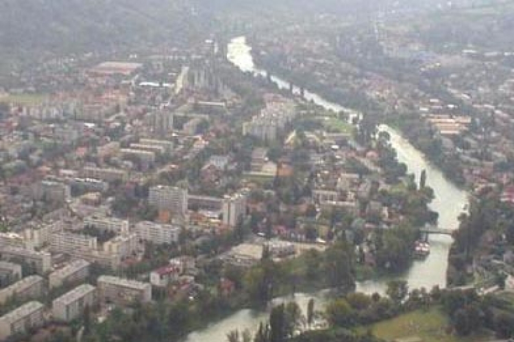 Danas pretežno oblačno, uveče kiša