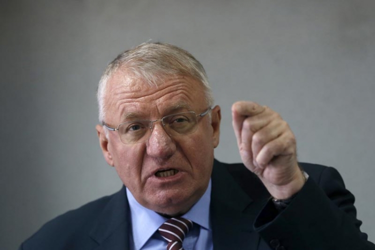 Šešelj osporava Blagojeviću i Poplašenu izlazak na izbore pod njegovim imenom