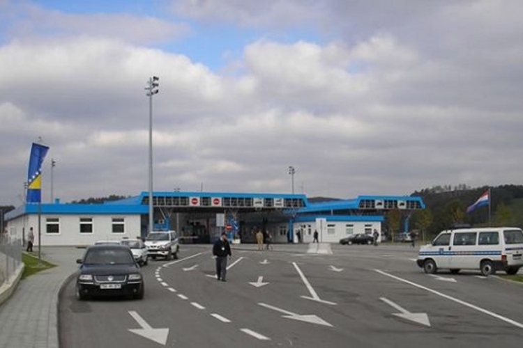 Zbog kvara u Hrvatskoj zatvoren prelaz Velika Kladuša-Maljevac