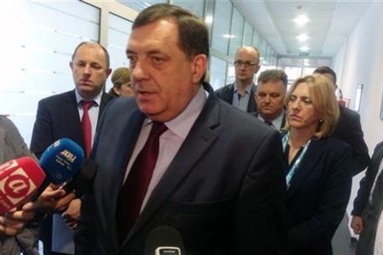Dodik: Ove godine biće završeno još 40 kilometara auto-puta