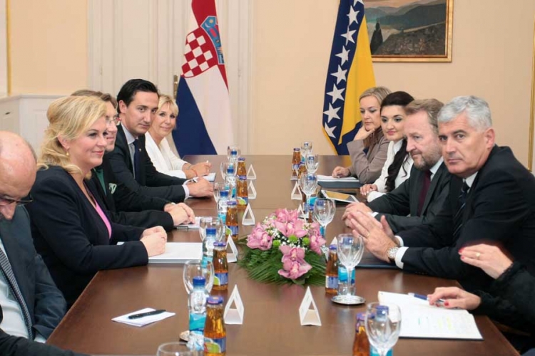 ČITAJTE U NEZAVISNIM. Hrvatima u BiH kompromis uz podršku Njemačke i SAD