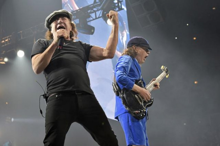 AC/DC odložio nastupe: Džonsonu prijeti gubitak sluha