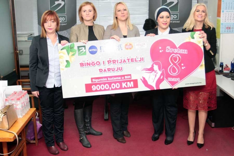 Uručili 9.000 KM za svih 9 sigurnih kuća u BiH
