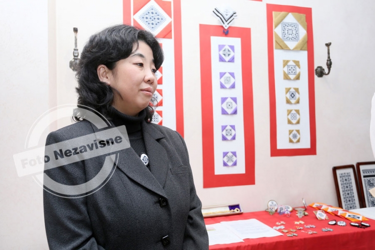 Japanka Miho Đekić zmijanjski vez spojila sa origamijem (FOTO)