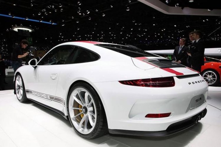 Klasika ne izlazi iz mode: Porsche 911 R (FOTO)