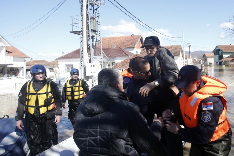 Proglašena vanredna situacija u cijeloj Srbiji