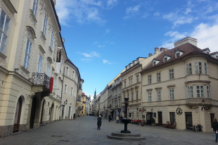 Bratislava, ljepotica sa Dunava (FOTO)