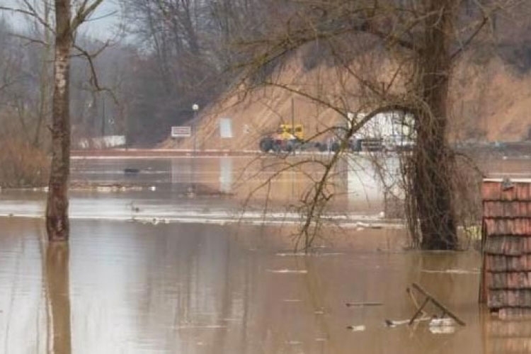 Poplave u Srbiji: Nivo rijeka stagnira, sutra nove kiše